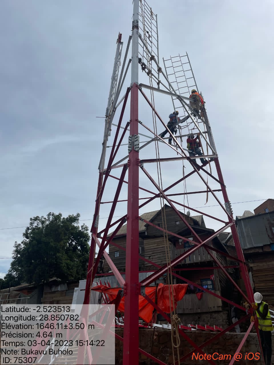 Érection de pylône télécom
